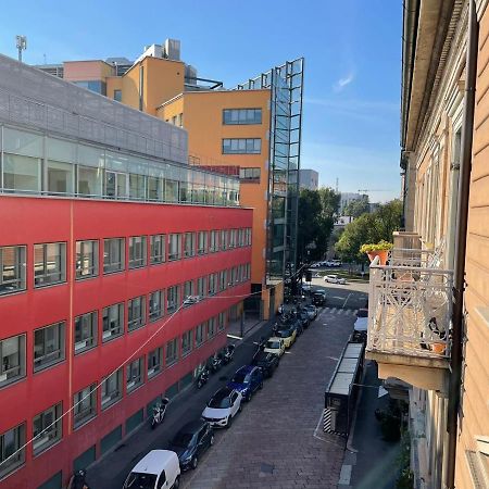 Cozy Flat Mins Walk To Navigli And Metro Porta Genova Apartment Milan Luaran gambar
